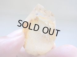 画像2: スカルドゥ産ゴールデンヒーラー水晶原石30.1g