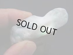 画像2: 青海川産グリーンひすい研磨原石（透過性あり）15.4g