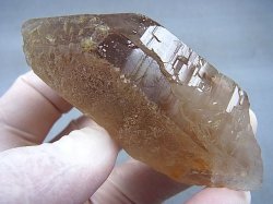 画像2: ベトナム・カインホア産スモーキー水晶（シトリンカラー） 106.7g