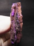 南アフリカ・チュワニン鉱山産ピンクスギライト原石 17.2g