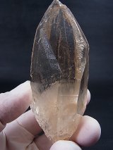 ガネーシュヒマール・ヒンドゥン産水晶ポイント（ウォータークリア） 140.7g