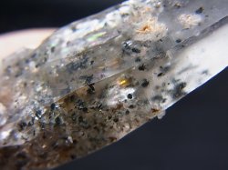 画像2: ガネーシュヒマール・リー産クローライト入り水晶ポイント（バイオタイト/マイカ入り） 27.2g