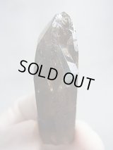 ベトナム・タインホア産アクアマリン柱状結晶付きスモーキー水晶 21.1g