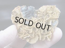画像1: 内モンゴル自治区Yindu産ブルーフローライト（バライト共生＆パイライト付き）原石 48.0g