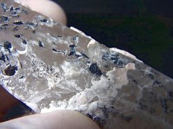 画像2: 内モンゴル産日本式双晶水晶（ヘマタイト付き） 120.8g