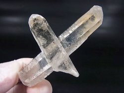 画像1: 内モンゴル産インクルージョン入りクリア水晶原石（貫入り水晶付き） 47.2g