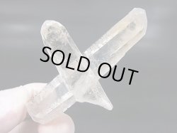 画像1: 内モンゴル産インクルージョン入りクリア水晶原石（貫入り水晶付き） 47.2g