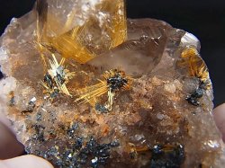画像2: ブラジル産タイチンルチル水晶原石（ヘマタイト付き） 117.6g