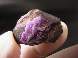 画像1: 南アフリカ・チュワニン鉱山産ピンクスギライト原石 9.2g