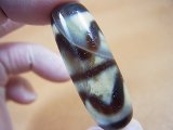 「四線虎牙」（ドラゴンライン入り）現代天珠 直径約14×40mm