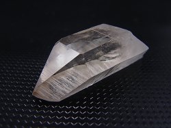 画像2: ノルウェー産ウォータークリア・ライトスモーキー水晶ポイント 12.6g