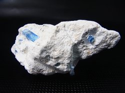 画像1: ベトナム・タインホア産宝石品質アクアマリン付きカオリナイト 44.6g