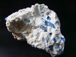 画像2: ベトナム・タインホア産宝石品質アクアマリン付きカオリナイト 142.5g