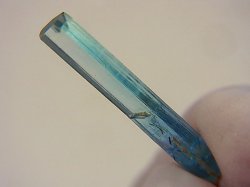 画像2: ジェムグレード宝石需要品質：ベトナム産アクアマリン柱状結晶原石 3.4カラット