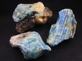 ベトナム産ディープブルーカラーアクアマリン結晶原石（水晶付き） 3点セット トータル 104.6g