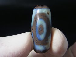 画像1: 「三眼」（ドラゴンライン入り）現代天珠 直径約12.5×29.5mm