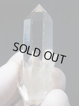 ノルウェー産ウォータークリア・ライトスモーキー水晶ポイント（ノンダメージ） 23.8g