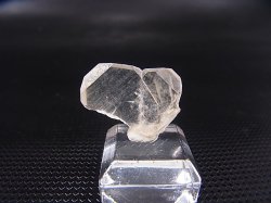 画像1: 奈留島産日本式双晶（軍配型） 1.6g