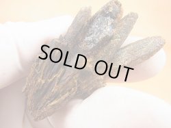 画像2: 柿野鉱山産緑水晶（ヘデンベルガイト/緑閃石入りインターフェレンス型/連晶） 18.4g