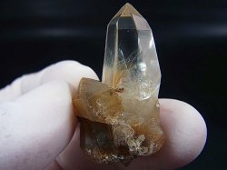 画像1: 川上村産角閃石入り水晶ポイント 11.9g