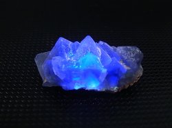 画像2: ナミビア・エロンゴ産グリーンフローライト原石（バイカラー） 8.8g