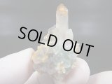 ナミビア・エロンゴ産グリーンフローライト/水晶原石（モスコバイト/ハイアライト付き） 13.9g
