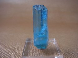 画像1: ジェムグレード宝石需要品質：ベトナム産アクアマリン柱状結晶原石（ブラックトルマリン付き） 34.0カラット