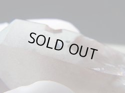 画像2: ノルウェー産ライトスモーキー水晶ポイント（アナテース外部付着/内包） 37.6g