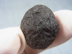 画像2: コロンビア・キンディオ産コロンビアナイト原石 8.6g