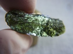 画像2: ジュエリー品質：チェコ産モルダバイトSA原石（国内鑑別書付き） 3.8g