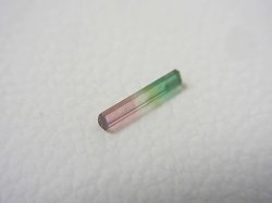 画像1: ブラジル産バイカラートルマリン（ピンク/グリーン）柱状結晶 0.1カラット