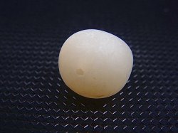 画像1: 和田玉（ホータンぎょく）「羊脂白玉」オリジナルビーズ 約14×13.5×12.5mm