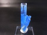 ジェムグレード宝石需要品質：ベトナム産アクアマリン柱状結晶原石（連晶） 37.9カラット