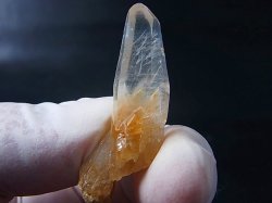 画像1: 川上村産角閃石入り水晶ポイント（連晶） 5.8g