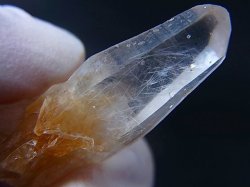 画像2: 川上村産角閃石入り水晶ポイント（連晶） 5.8g