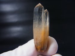 画像1: 川上村産角閃石入り水晶ポイント（ツイン） 5.2g
