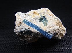 画像1: ベトナム・タインホア産宝石品質アクアマリン付きカオリナイト 29.5g