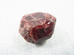 画像2: フィンランド・ヘルシンキ産アルマンディンガーネット原石 16.5g