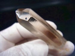 画像1: ノルウェー産ライトスモーキー水晶ポイント（アナテースインクルージョン） 22.8g