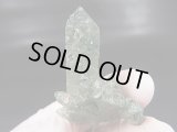 インド・マニハール産グリーン水晶（連晶/アナテース・アーカンサイト付き） 17.0g