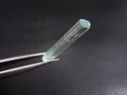 画像2: ロシア・ザバイカル産アクアマリン柱状結晶原石 2.5カラット