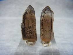 画像2: ベトナム・タインホア産スモーキー水晶ポイント（ブラックトルマリン付き） 2点セット トータル 8.1g