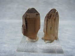 画像1: ベトナム・タインホア産スモーキー水晶ポイント（ブラックトルマリン付き） 2点セット トータル 8.7g
