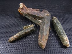 画像2: 柿野鉱山産緑水晶（ヘデンベルガイト/緑閃石入りインターフェレンス型） 3点セット トータル 20.6g