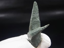 画像1: ガネーシュヒマール・リー産クローライト入りレーザーポイント水晶（貫入り） 6.4g