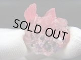 広西チワン族自治区産ロードクロサイト（カルサイト仮晶/パイライト・水晶・フローライト付き） 9.2g