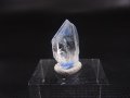 デュモルチェライトインクオーツ（錐面結晶付き） 0.8g