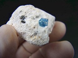 画像2: ベトナム・タインホア産宝石品質アクアマリン付きカオリナイト 11.3g