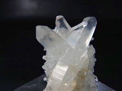 画像2: メキシコ産日本式双晶水晶クラスター（V字型） 7.2g