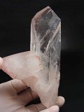 キャビネットサイズ：マダガスカル産ピンク水晶 335.4g